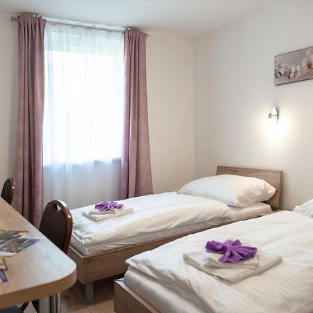 Vivien Szallo Szeged Luaran gambar